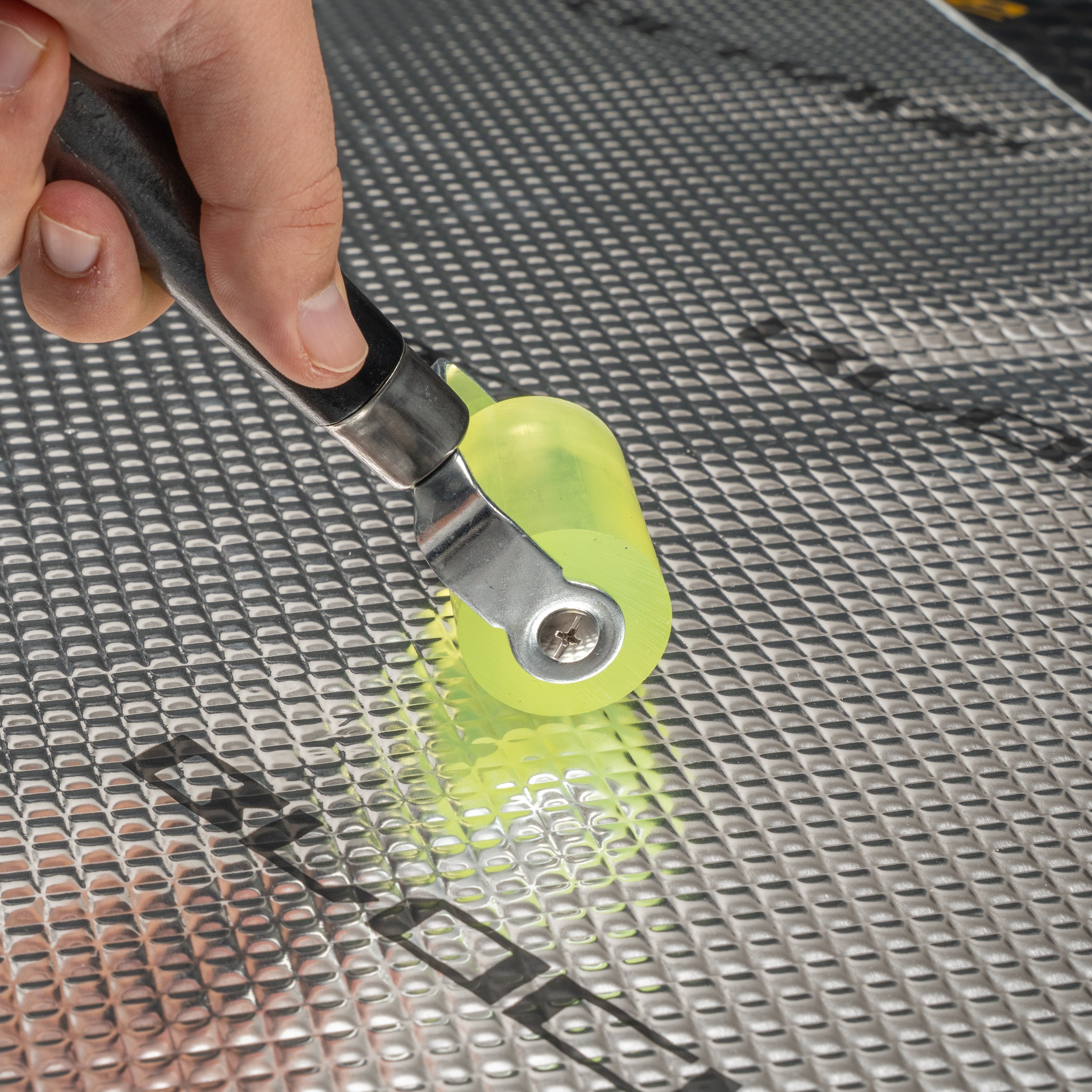 Rodillo de instalación con mango ergonómico